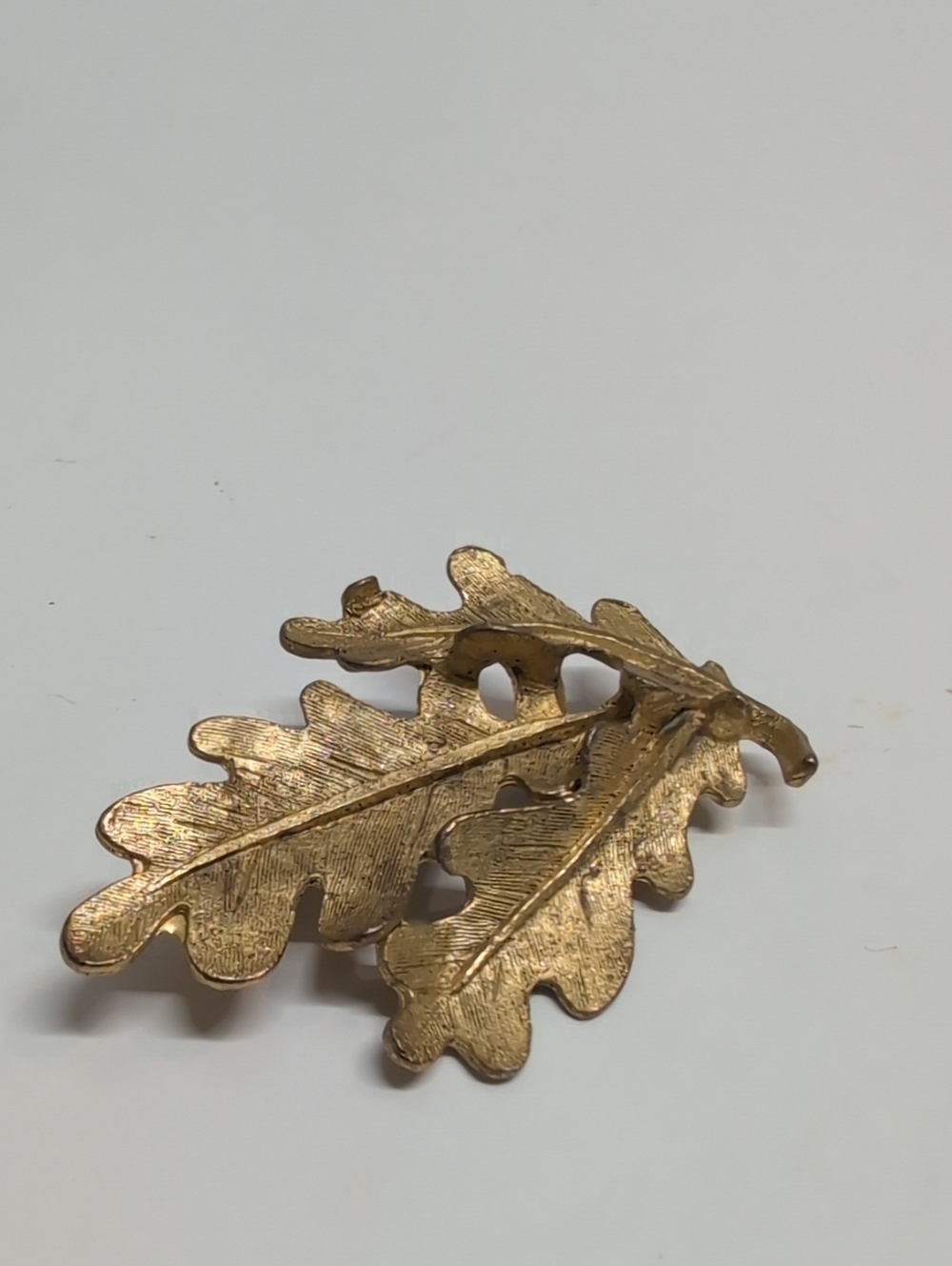 Gold Leaf Oak Brooch Pin — Women's Fashion Jewelry